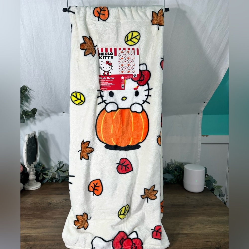 Hello Kitty Autumn Pumpkin Blanket